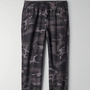 Aritzia TNA Alix Pants